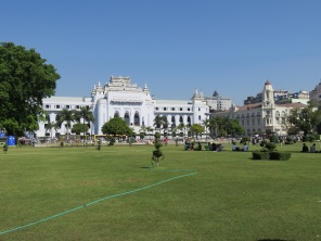 Yangon Mahabandoola Garden and Independence Monument (2)